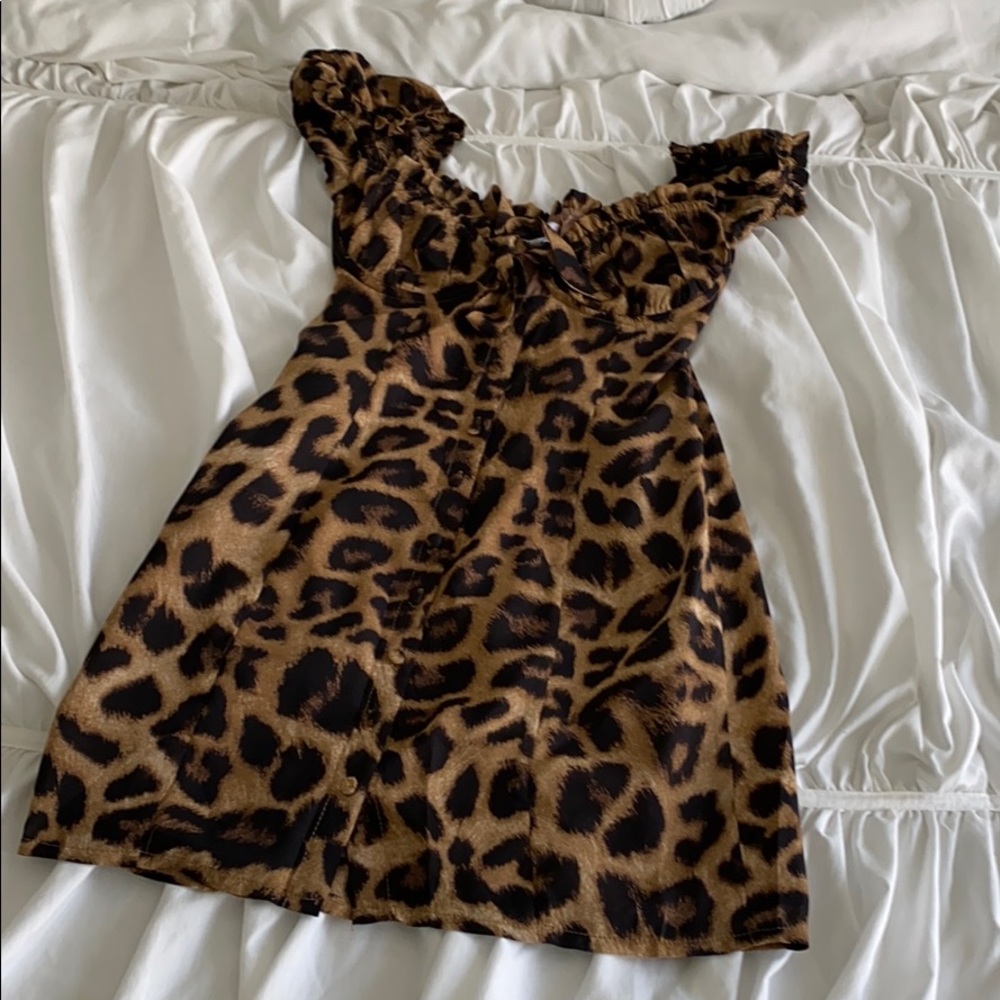 Leopard puffy sleeve mini dress